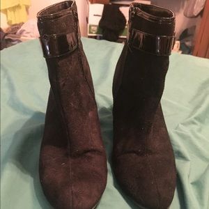 Size 11 black heel boots