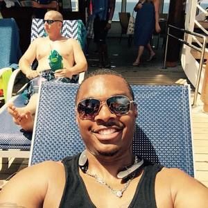 Meet your Posher, Dee