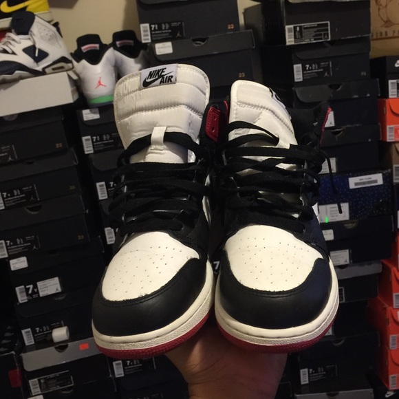 Jordan 1 black toe - Picture 2 of 4