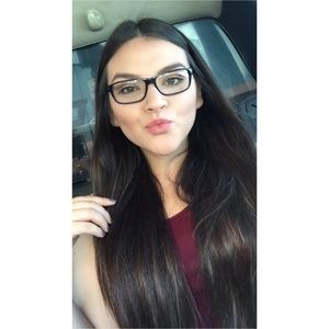 Meet your Posher, Celeste