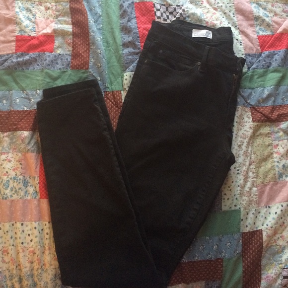 GAP - barely worn black skinny jeans