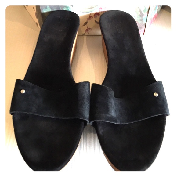 Ugg low-wedge sandal