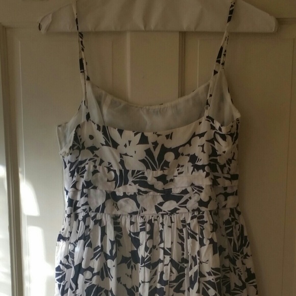 Size 10 New York & Co Blue/ White Floral Dress