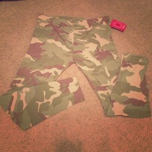 Camouflage Capri Leggings