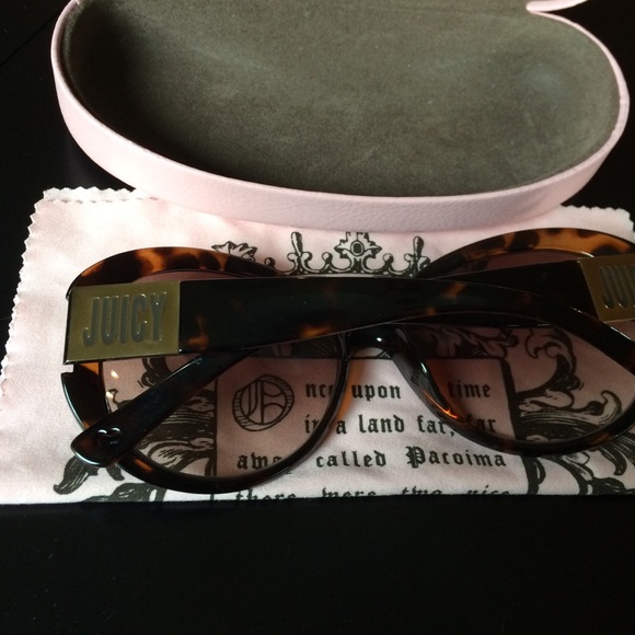 Juicy Couture! 🌸 - Picture 3 of 4