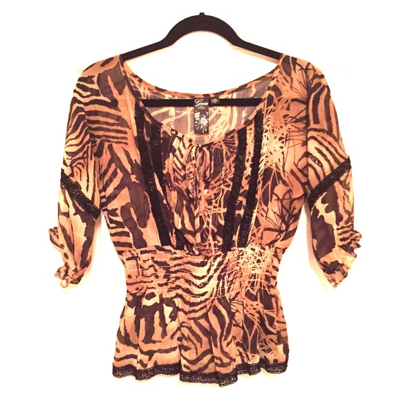 Animal print Guess top!