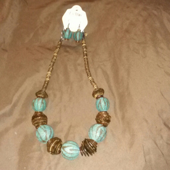 Necklace. FREE W $30 order