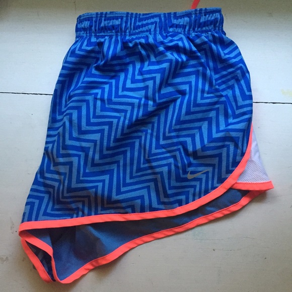 Nike dri-fit running shorts. size L