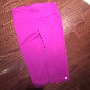 Gapfit Capri workout pants. Great color!