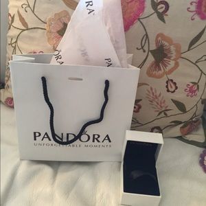 Box, bag and paper tissue original. Pandora ❤️❤️