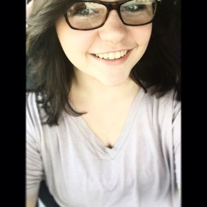 Meet your Posher, Abigail