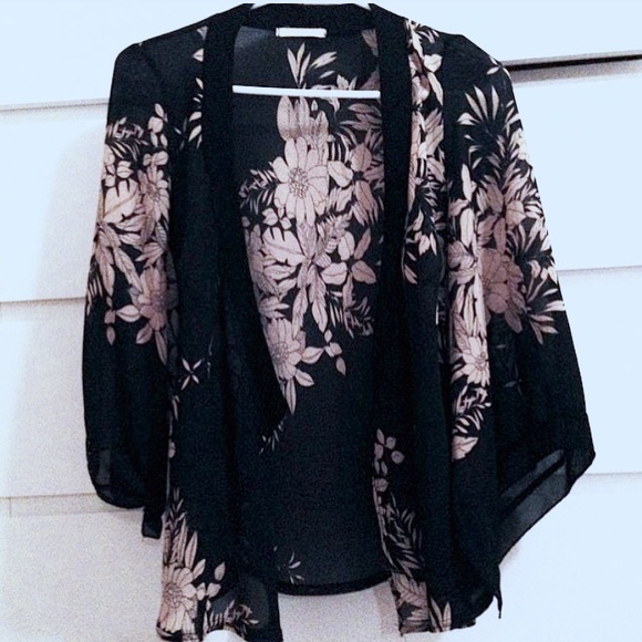 Sheer floral kimono