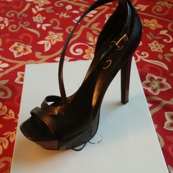 Shoes (heels)