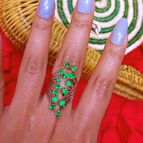 Green Emerald  Ring - Picture 1 of 4