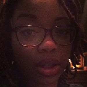 Meet your Posher, Anissa