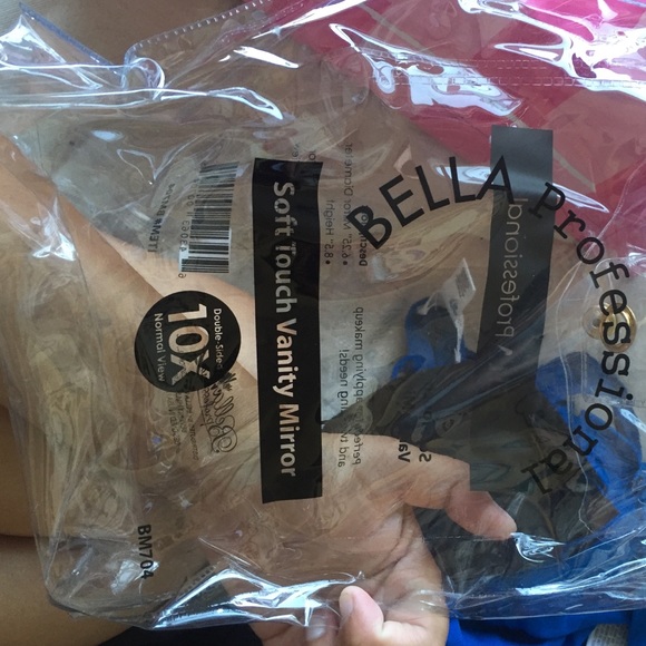 Vanity - Picture 3 of 4