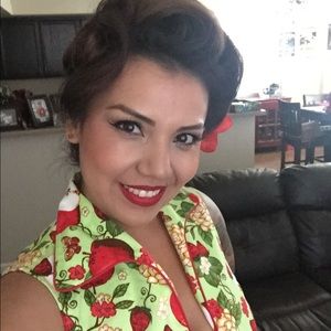 Meet your Posher, Roxanne