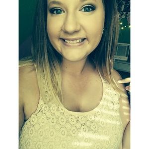 Meet your Posher, Mackenzie