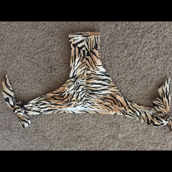 New Victoria's Secret Tiny bikini bottoms