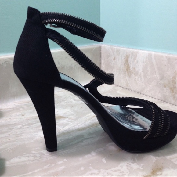 Shoes - Picture 2 of 3