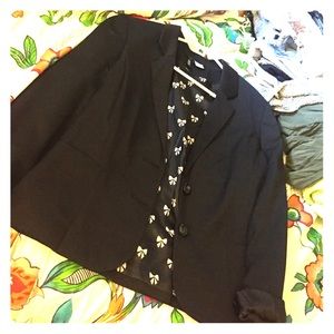 Super cute black blazer