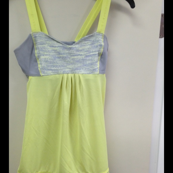 lululemon athletica Tops - 💕 great condition Lululemon lime and grey 😎