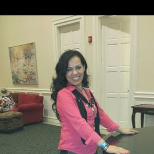 Meet your Posher, Aidee