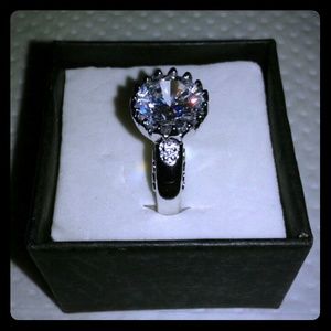 Crown shaped ring, Silver