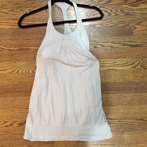 Lululemon cream workout top size 6