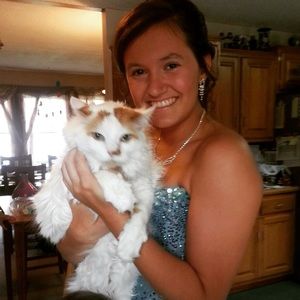 Meet your Posher, Alexis