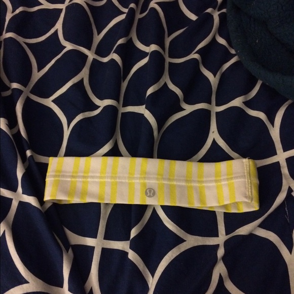 White and Yellow Flyaway Tamer Headband