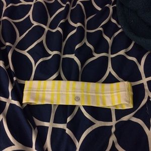 White and Yellow Flyaway Tamer Headband