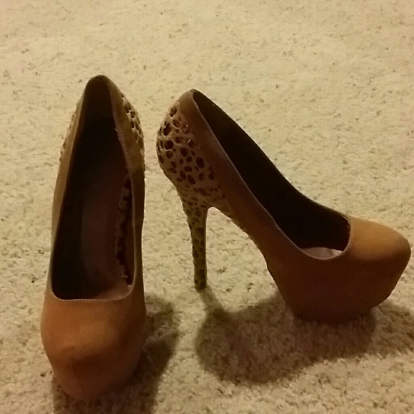 Tan/black cheetah print pumps - Picture 1 of 2
