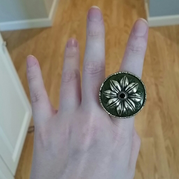 ❕Statement ring from Buckle❕ - Picture 2 of 2