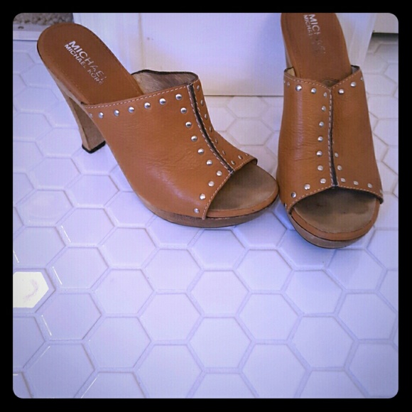 Michael Kors Shoes - Michael Kors Size 7