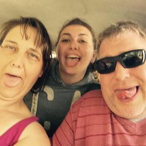 Meet your Posher, Gloria