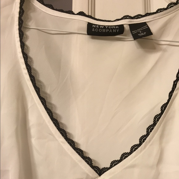 Silky under blouse - Picture 3 of 3