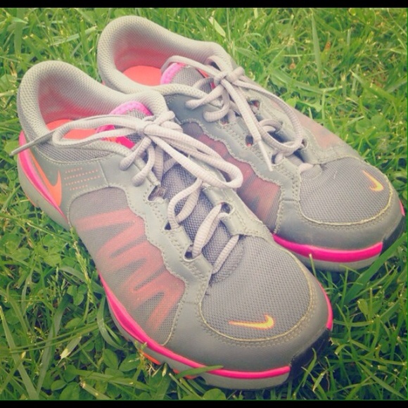 Nike running shoes💯