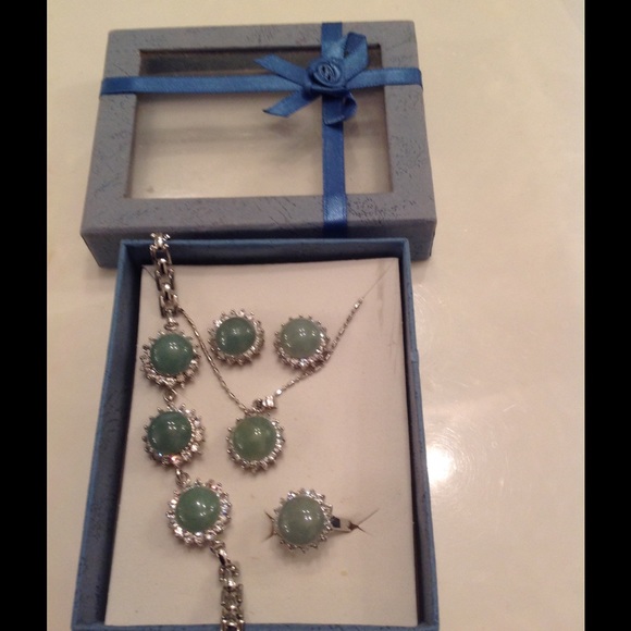 Jewelry - Picture 1 of 2