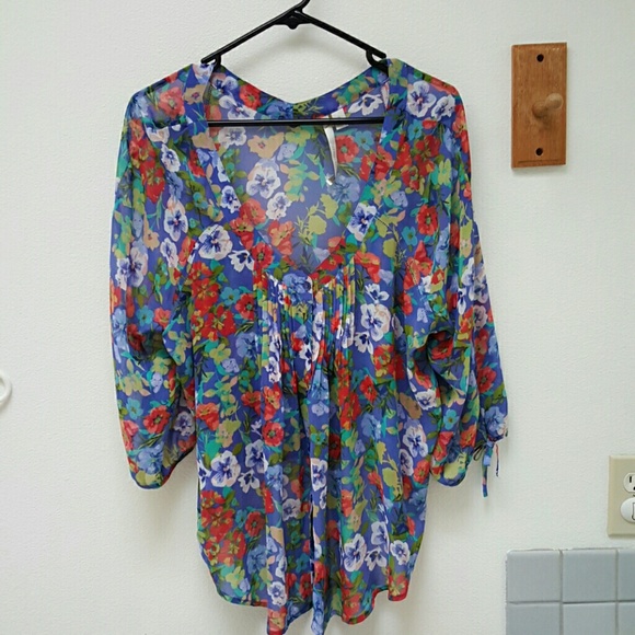 Super gorgeous print blouse!