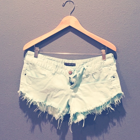 Billabong Pants - ❤️Billabong  cutoff shorts❤️PRICE FIRM
