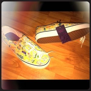 LIMITED EDITION Alice in Wonderland Vans