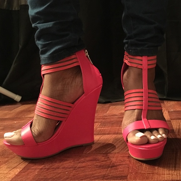 Brand new shoes never worn - Picture 3 of 3