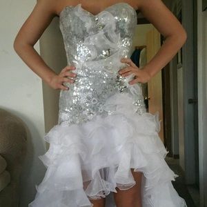 Hi-low white prom dress.