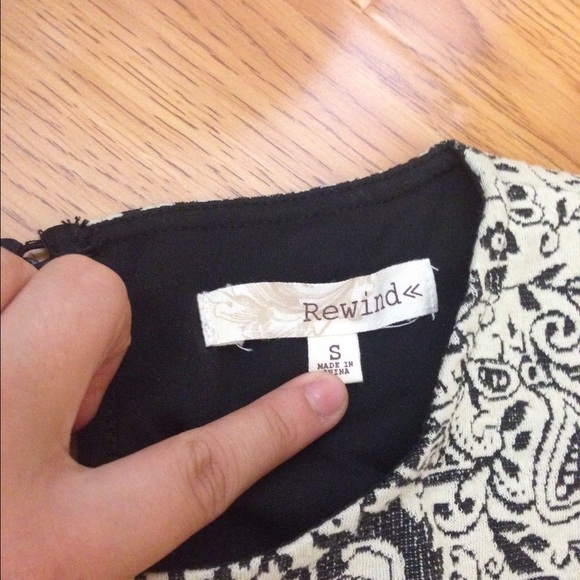 Rewind pattern dress - Picture 3 of 3
