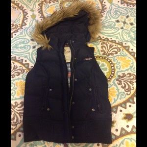 Hollister vest