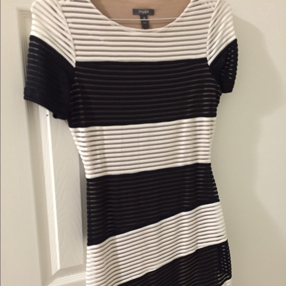 Figure flattering cocktail dress! - Picture 1 of 1