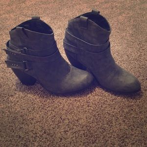 Adorable Like-New Boots