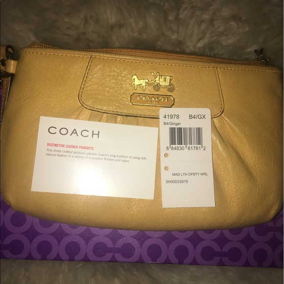 Coach wristlet - Picture 2 of 3