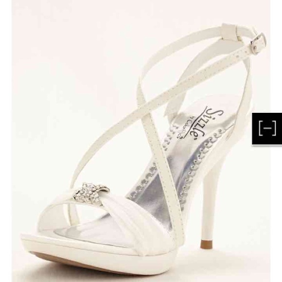 Ivory shoes. Wedding